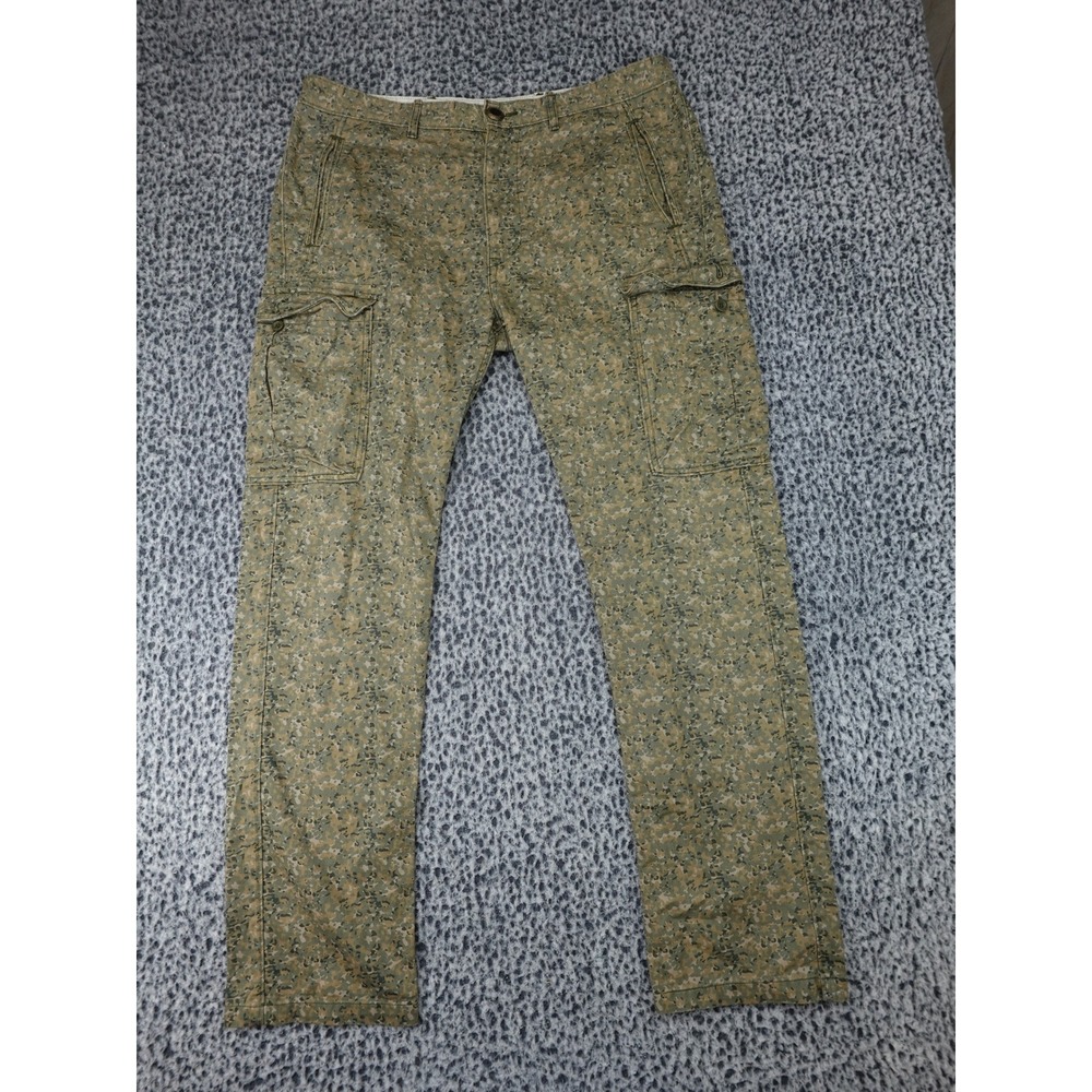 Levis Cargo Pants Mens 38x34 Green Camo Digital Print Straight 12470-0006